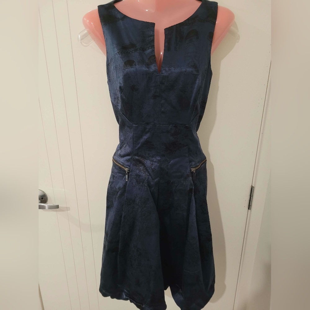 Cue dress - Picture 5 of 6